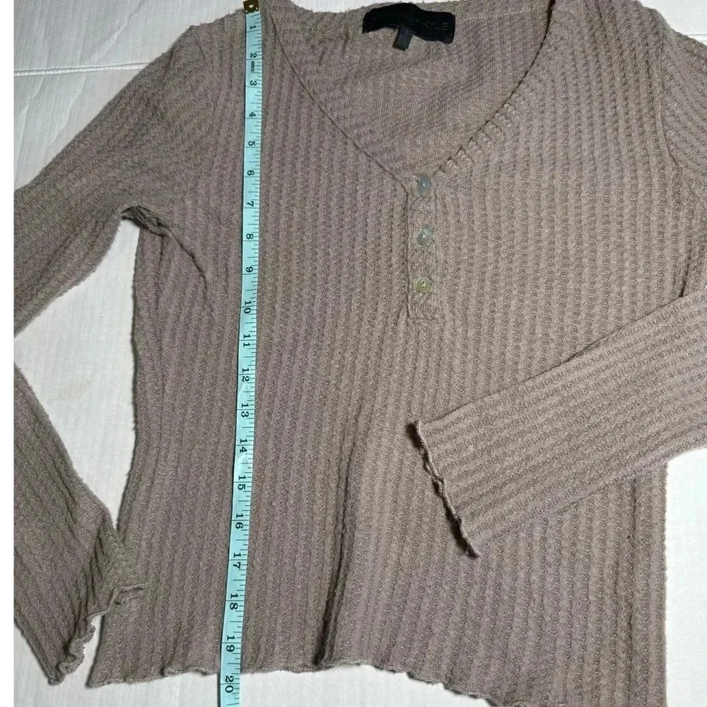 KENDALL + KYLIE Women's Button Front Long Sleeve Top Knit Beige Small - Picture 8 of 11